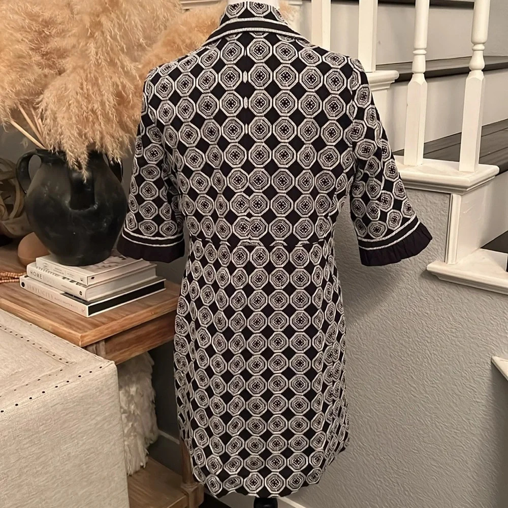 Tahari Calypso Coat Black White Geometric Embroidered Jacket Size Small - Picture 6 of 8